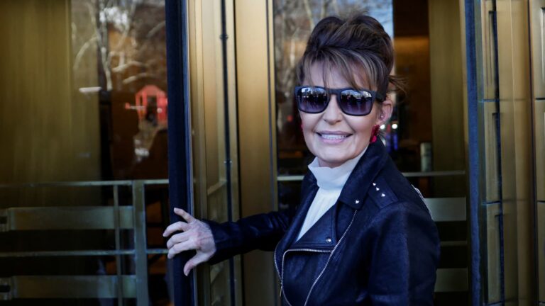 107014923 16448498712022 02 14t144252z 606735036 Rc2pjs9lkp4r Rtrmadp 0 New York Times Palin.jpeg