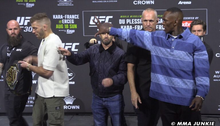 Dricus Du Plessis Israel Adesanya Ufc 305 Pre Fight Press Conference Faceoff 3.jpg