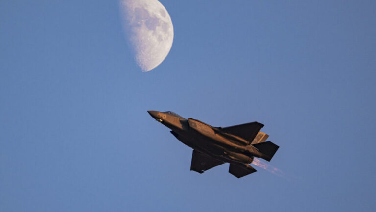 240924 F35 Moon Usaf Scaled E1727200160419 1024x577.jpg